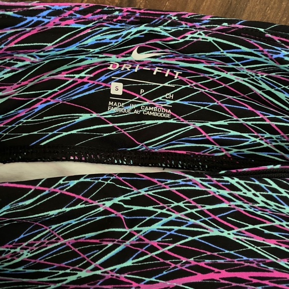 Nike dri-fit multi-colored cropped leggings - Picture 3 of 5